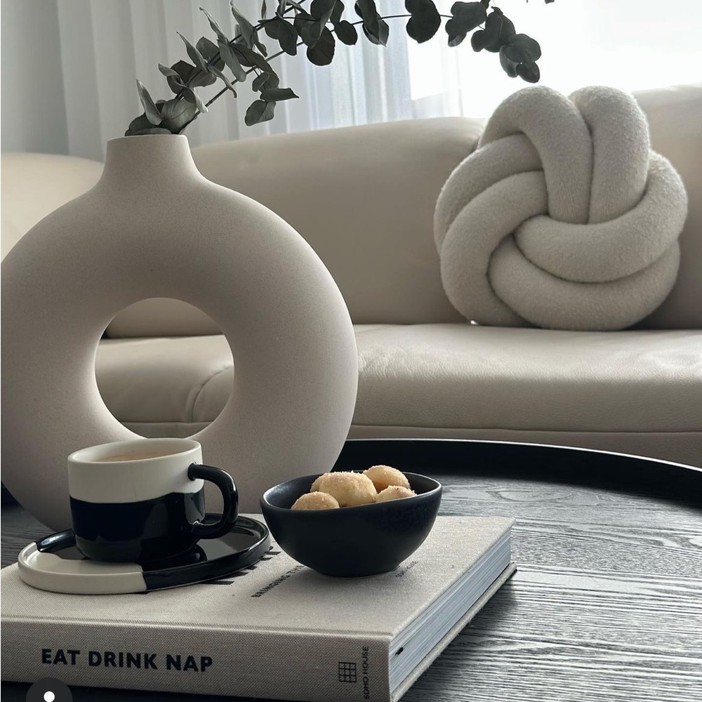 H&M Ceramic circular Vase